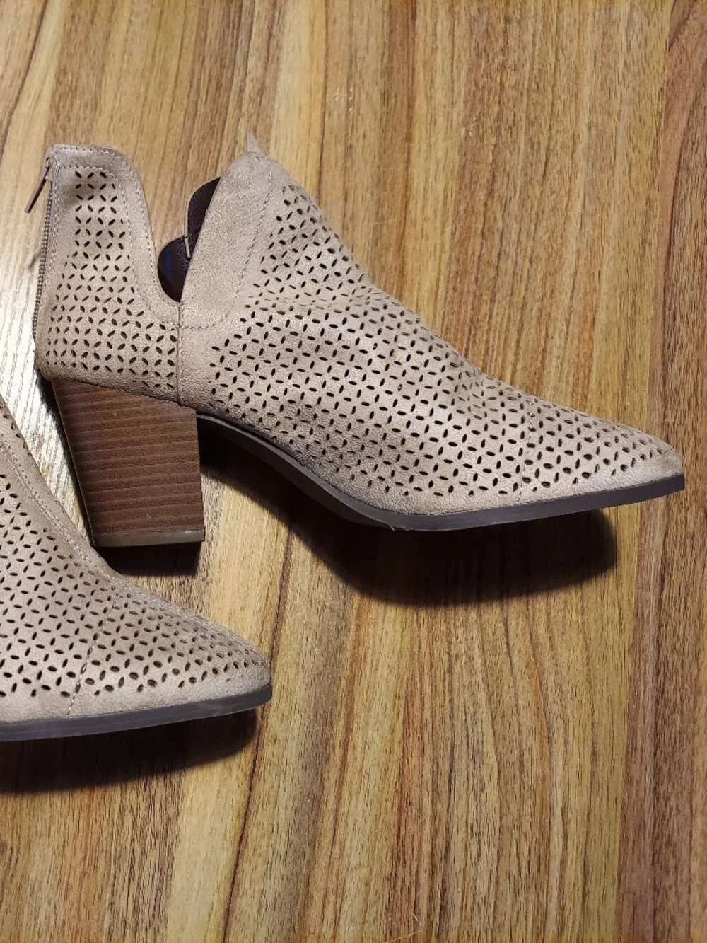 Qupid taupe boots